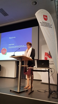 Birgit Honé, Ministerin für Bundes- und Europaangelegenheiten und Regionale Entwicklung
